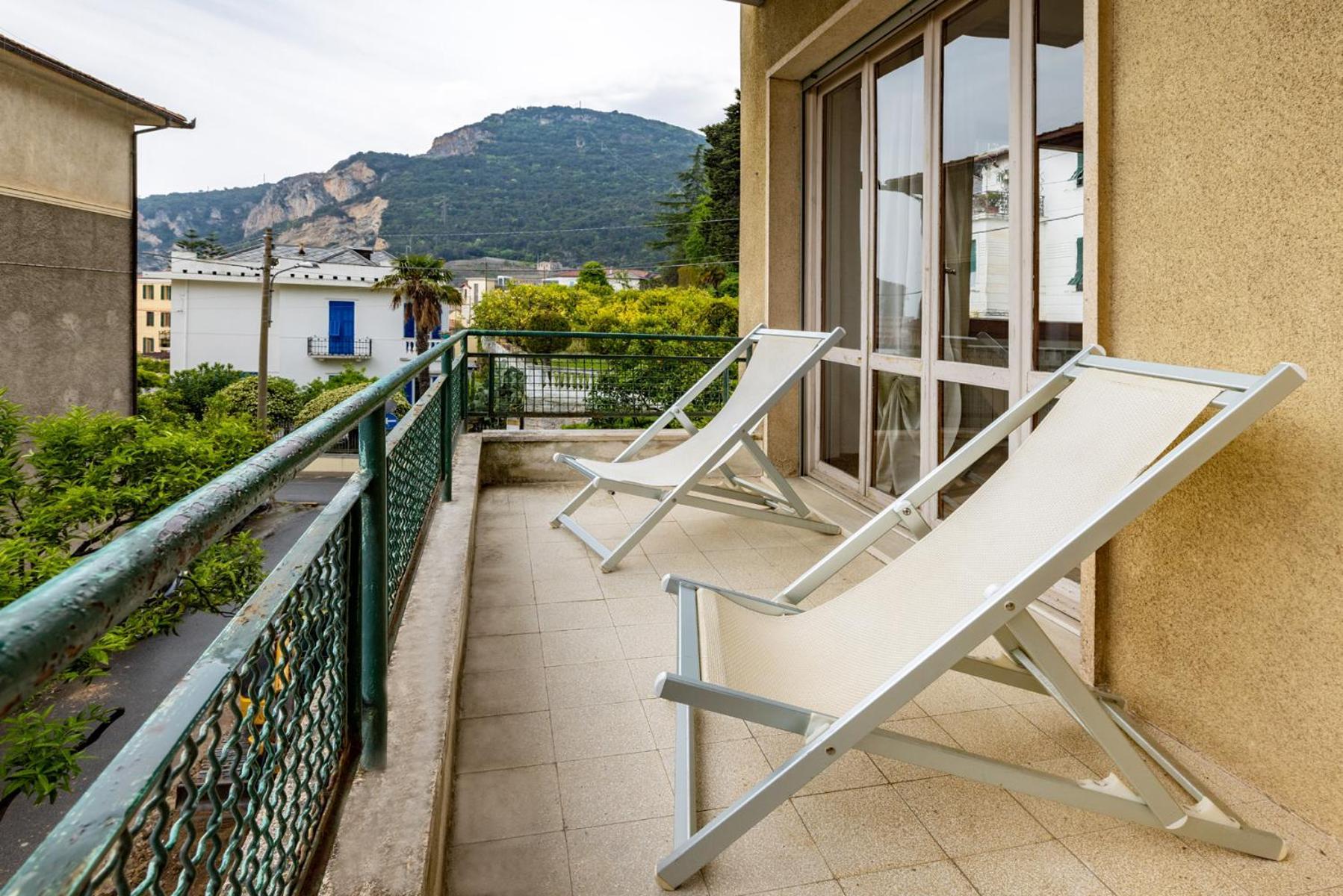 Casa Romeo Appartamento Con Posto Auto Финале Лигуре Экстерьер фото